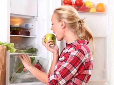 11 alimente de bază care nu trebuie să lipsească din frigiderul tău
