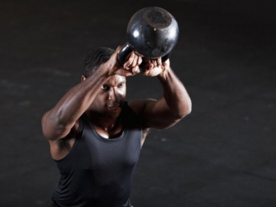 Balansări cu gantera kettlebell