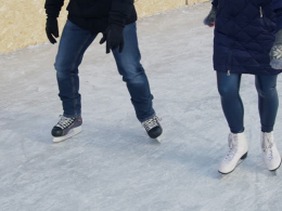 Învață să patinezi cu ajutorul rolelor