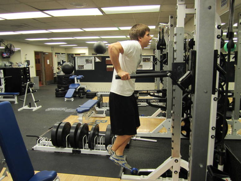 Flotări la paralele - un exercițiu pentru triceps și piept
